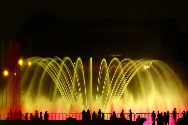 Lima Night Magic Water Circuit & Barranco Bohemian Tour photo 2