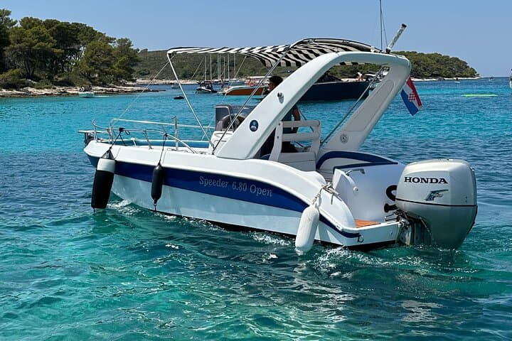 Red Rocks, Pakleni Islands & Hidden Bays: Private Boat Tour from Hvar