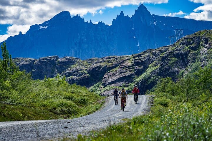 E-Bike and Hike to Litlefjellet — Åndalsnes Electric Bike Adventure photo 3