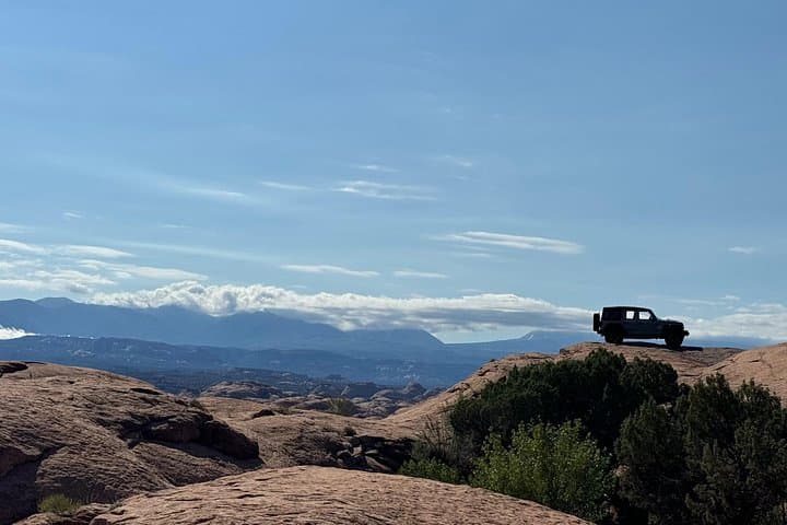 Moab Full-Day Private 4x4 Jeep Tour — Hell's Revenge, Gemini Bridges & Slickrock Trails photo 2