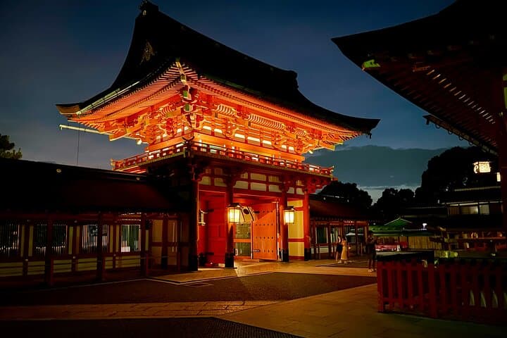 Fushimi-Inari Night Walking Tour: Lantern-Lit Torii Gates & Evening Shrine Experience photo 3