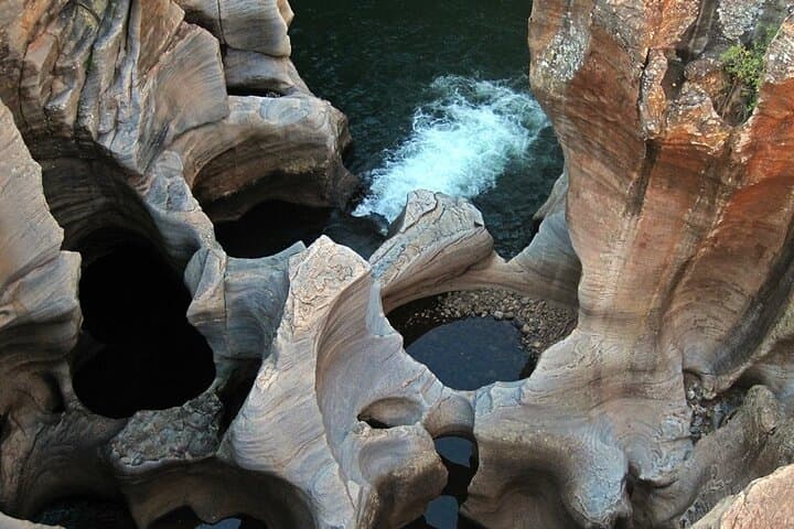 4-Day-Private-Garden-Route-Tour-from-Cape-Town-cango-caves-safari-robberg photo 5