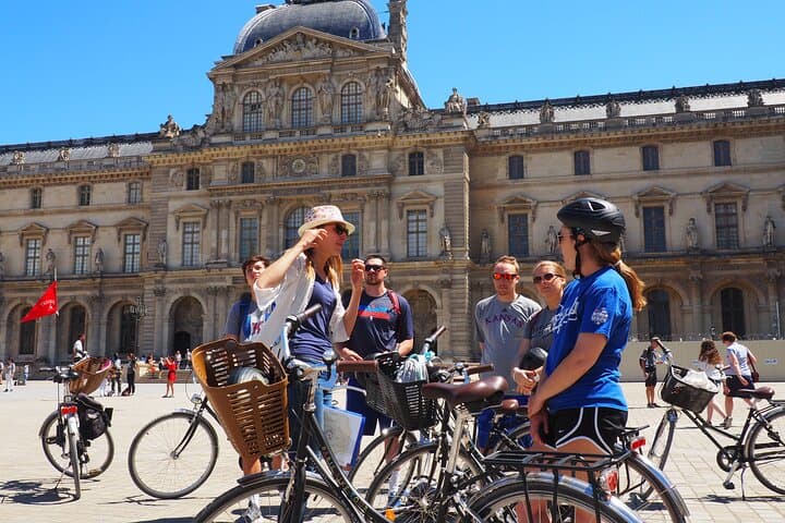Seine Bike Tour: 3-Hour Paris Small-Group Ride Past Notre-Dame & Eiffel photo 5