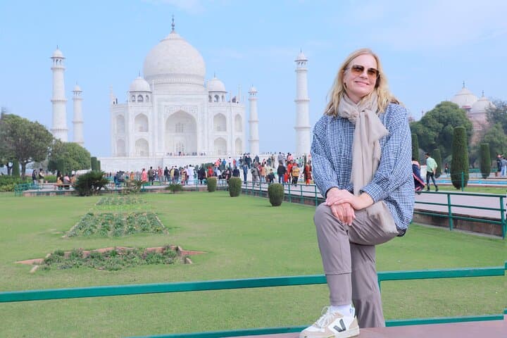 Sunrise and Sunset at the Taj Mahal: 2-Day Private Tour from Delhi