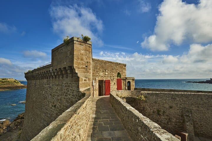 Saint-Malo Secrets Audio Walking Tour — GPS Guide to the Ramparts and Old City photo 6
