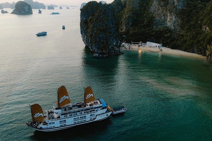 2-Day Halong Bay Luxury Cruise: Titop, Sung Sot & Luon Cave Experience photo 4