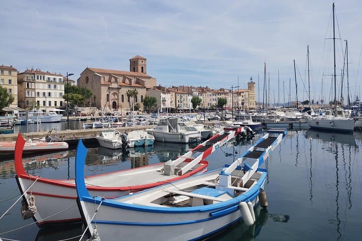 Private Luxury Day Tour of Cassis: Calanques, Cap Canaille & Le Castellet photo 4
