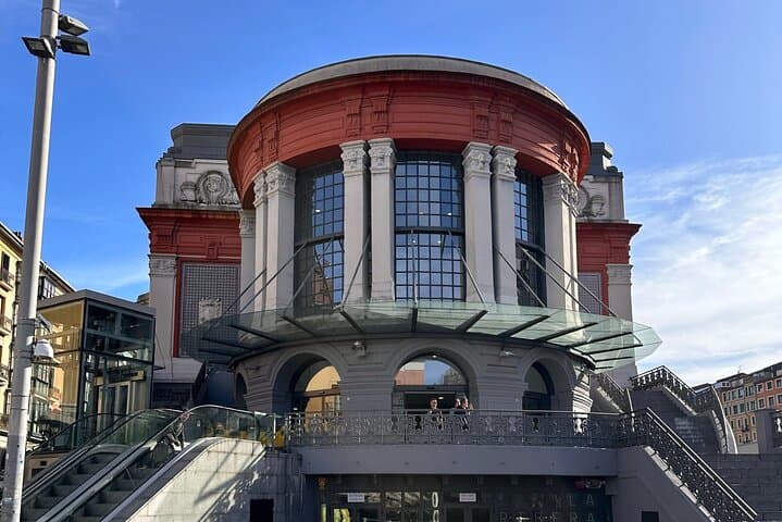 Bilbao Old Town Scavenger Hunt: Self-Guided Walking Tour of Casco Viejo photo 4