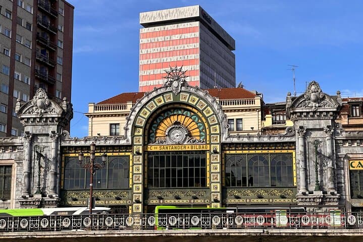 Bilbao Old Town Scavenger Hunt: Self-Guided Walking Tour of Casco Viejo photo 5