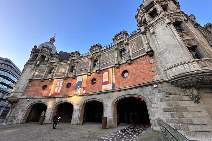 Bilbao Monumental Scavenger Hunt — Self-Guided Walking Tour of City Sights photo 4