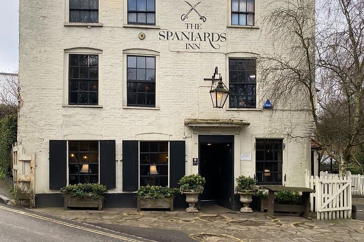 Taylor Swift London Boy Tour: Iconic Swiftie Stops Across London photo 5