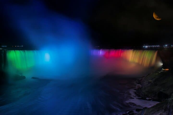 Self-Guided Scavenger Hunt Along Niagara Falls - Let's Roam photo 2