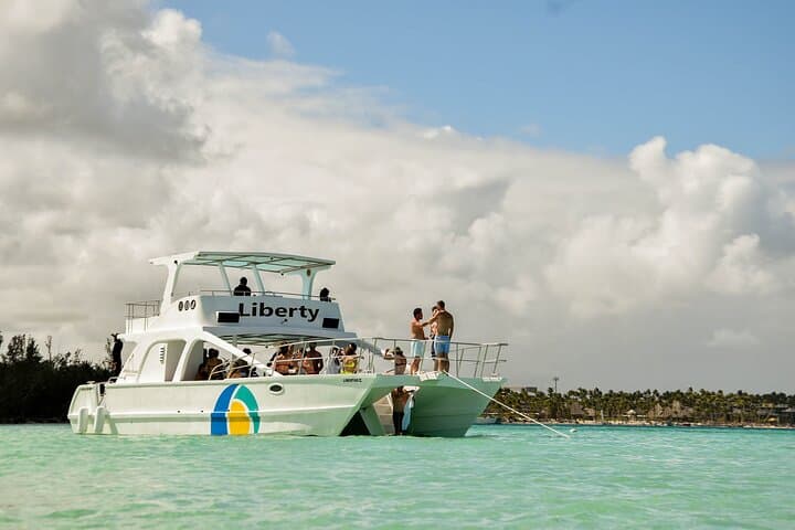 Punta Cana Catamaran Private Group Tour: Snorkel, Natural Pool & Cocktails photo 2