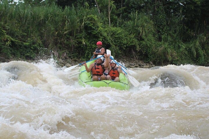 Whitewater Rafting Rio Naranjo: Class III+ Quepos Adventure photo 3