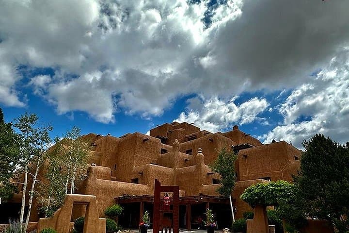 Santa Fe Night History Stroll: Evening Walking Tour of the Plaza photo 3