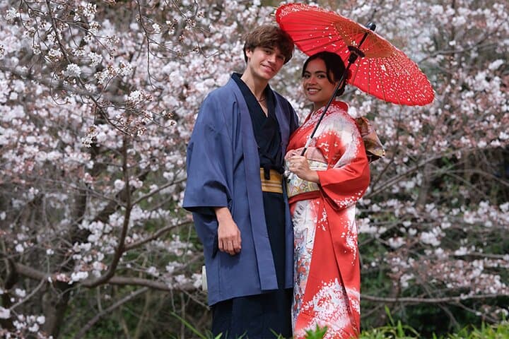 Couples Kimono Rental in Kyoto — CHAMATSU Near Kodaiji with Hair Set photo 1
