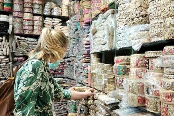 Delhi Fabric Trail: Full-Day Textile & Tailoring Tour with Female Consultant