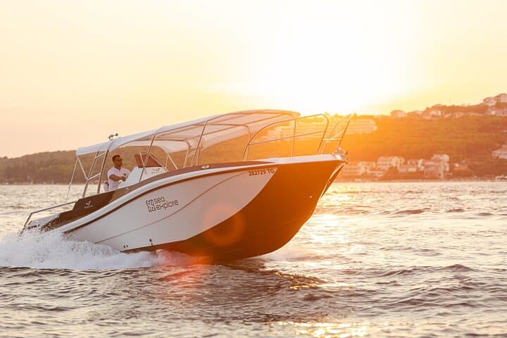 Blue Lagoon & 3 Islands Speedboat Tour from Trogir — Half-Day Swim, Snorkel and Island Stops
