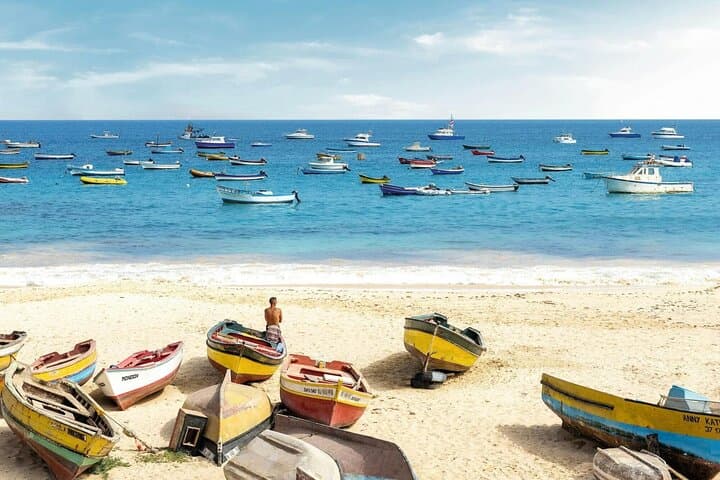 Sal Island 4x4 and Catamaran Highlights: Pedra de Lume, Palmeira and Lunch