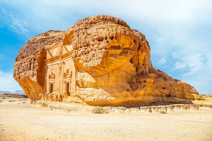 Full-Day Private AlUla Tour: Hegra, Old Town & Elephant Rock