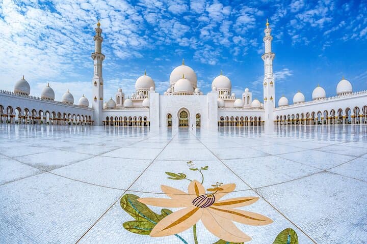 Abu Dhabi Full-Day Tour from Dubai: Sheikh Zayed Mosque, Emirates Palace & Yas Island photo 1
