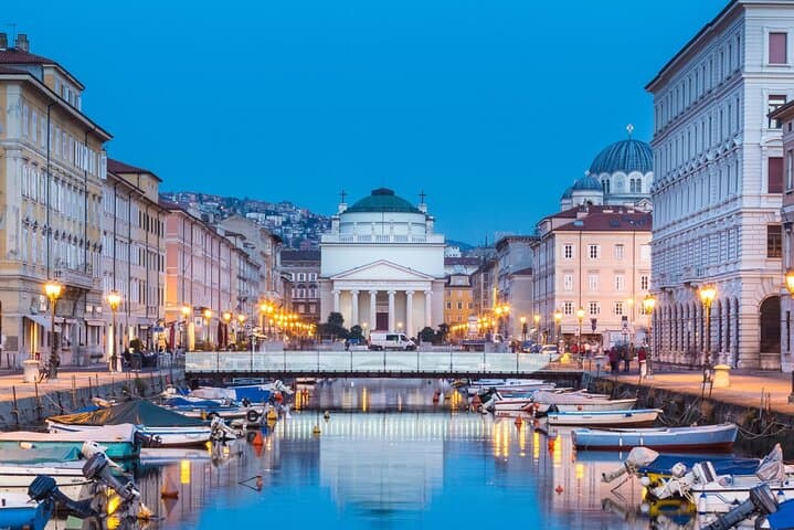 Self-Guided Treasure Hunt in Trieste — La Vedova Giramondo Walking Game
