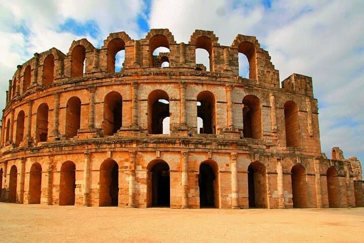 3-Day Sahara Adventure from Tunis: El Jem, Matmata, Douz & Tozeur photo 3