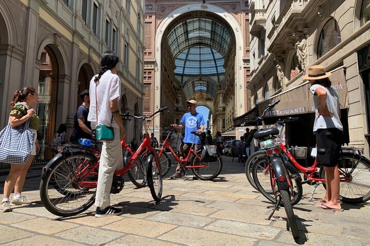 Milan Bike Tour: See the Duomo, Navigli & Brera in 3 Hours