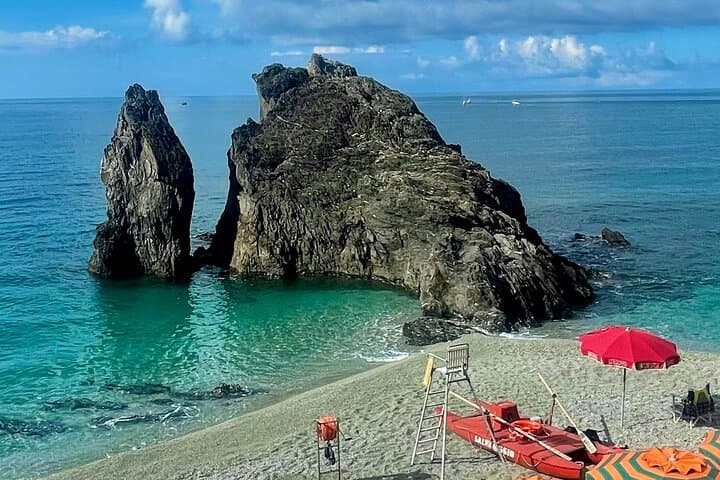 Private Hiking Tour in Cinque Terre: Manarola to Corniglia with Volastra Tasting photo 3