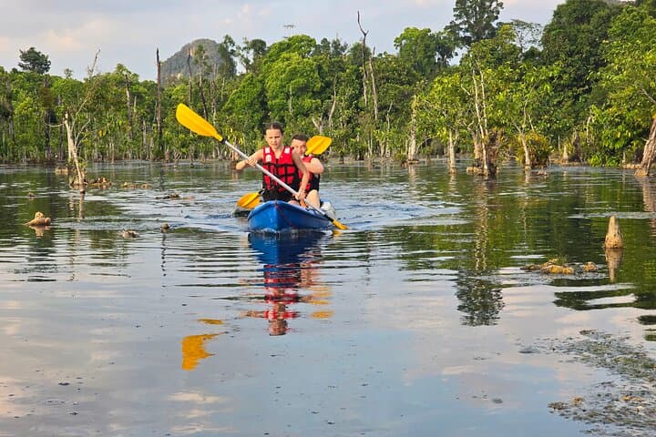Krabi Jurassic Jungle Kayak & Phra Nang Cave Beach Tour — Railay Day Trip