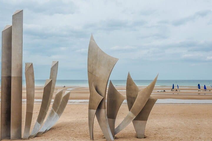 3-Day Loire Valley & Normandy D‑Day Private Tour from Paris — Castles, Mont Saint‑Michel & Beaches photo 4