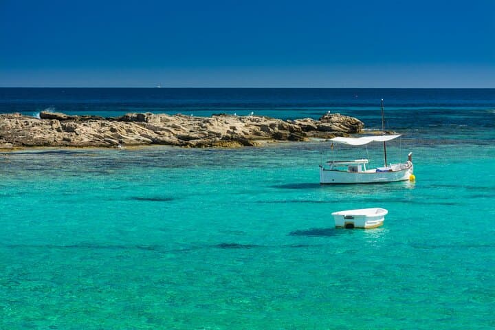 Private Catamaran to Blue Lagoon: Comino, Beaches & Bays from Valletta photo 5
