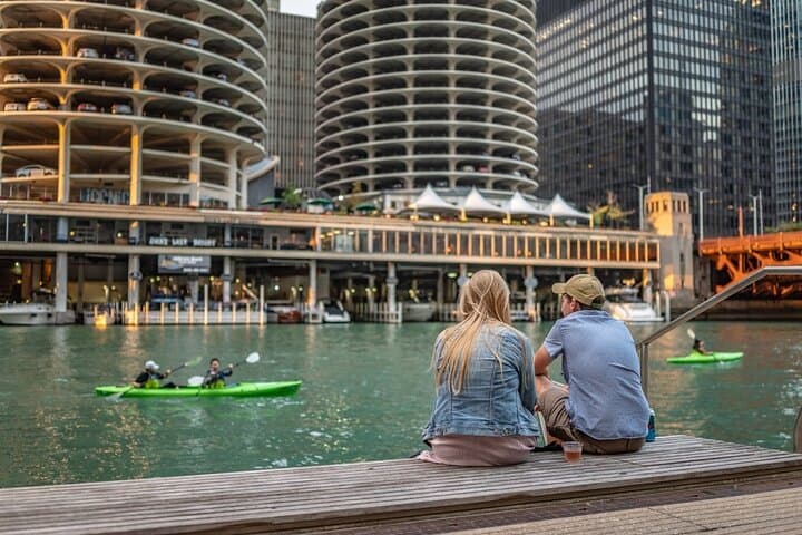 Chicago Architecture Walking Tour and Shoreline Boat Cruise photo 5