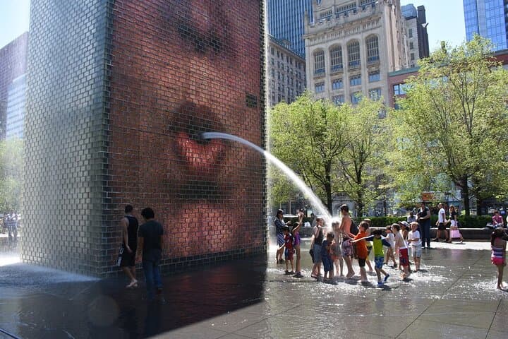 Chicago Architecture Walking Tour and Shoreline Boat Cruise photo 4