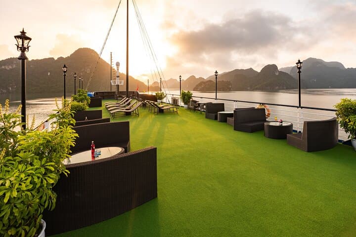La Casta Luxury 3-Day Cruise: Halong & Lan Ha Bay with Kayaking and Viet Hai Village photo 3