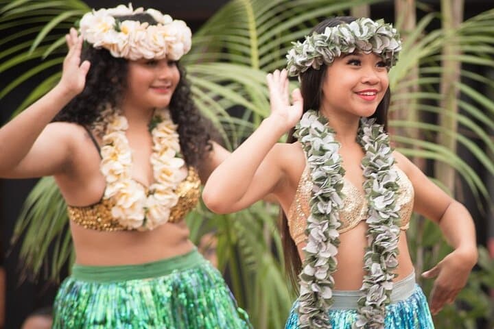 Hula Basics on Maui: 1-Hour Lesson at Queen Kaahumanu Center photo 4