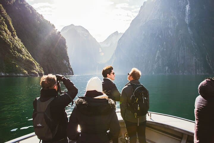 Milford Sound Small-Group Day Tour and 2-Hour Cruise from Queenstown