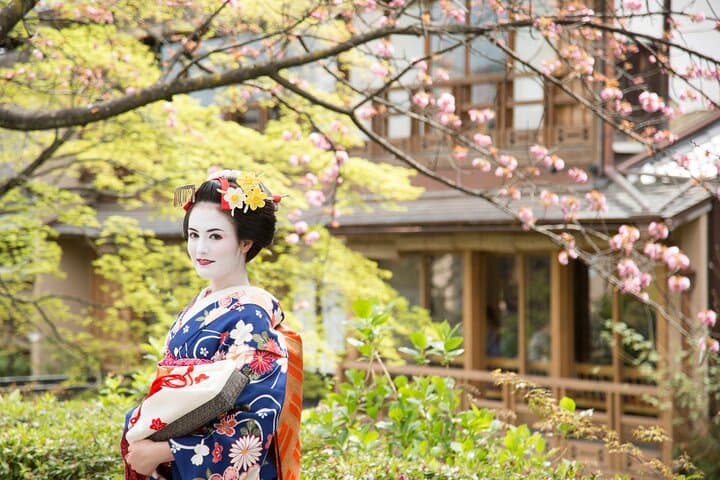 Walk Like a Maiko: Kiyomizu-dera Strolling Plan in Kyoto photo 2