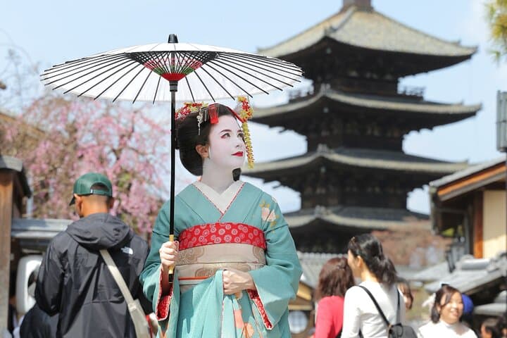 Walk Like a Maiko: Kiyomizu-dera Strolling Plan in Kyoto photo 5