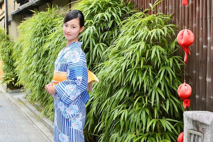 Yukata Walk Near Kiyomizu-dera: Kimono Rental & Stroll in Kyoto photo 5