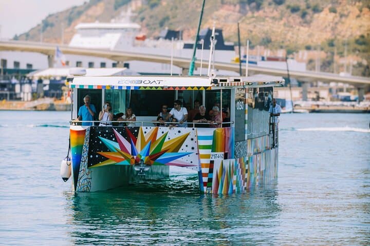Gothic Quarter Walk and Catamaran: Barcelona Half-Day Guide photo 3