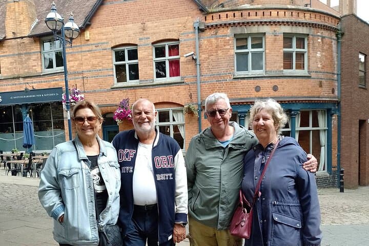 Private Nottingham Walking Tour: 90-Minute Guided Walk Through History and Caves photo 3