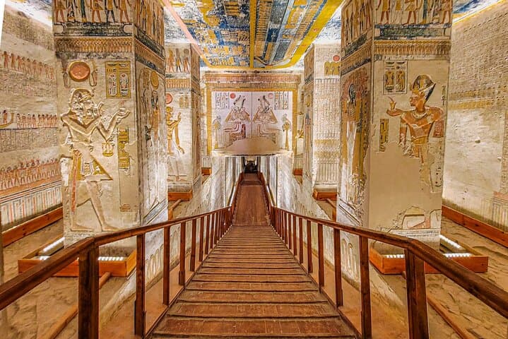 Half-Day in Luxor: Valley of the Kings, Hatshepsut Temple & Colossi of Memnon