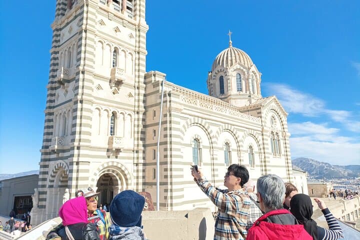 Marseille Private Tour: 4-Hour Highlights Drive to Notre-Dame de la Garde, Corniche Kennedy & Palais Longchamp photo 3