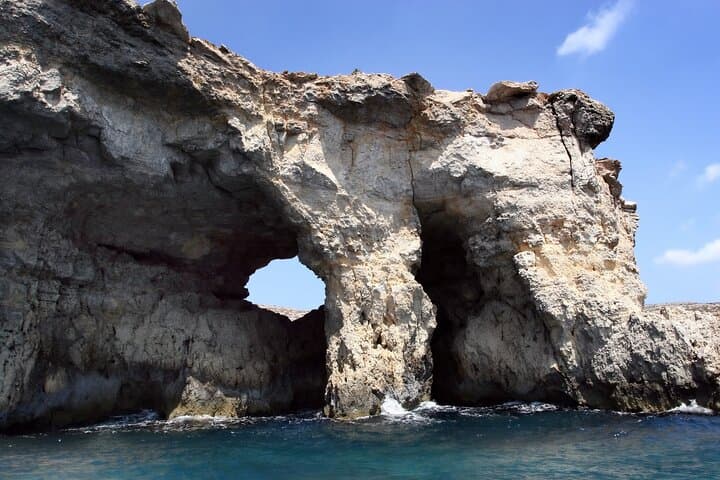 Private Morning Kayak Tour to Gozo & Comino Blue Lagoon photo 6
