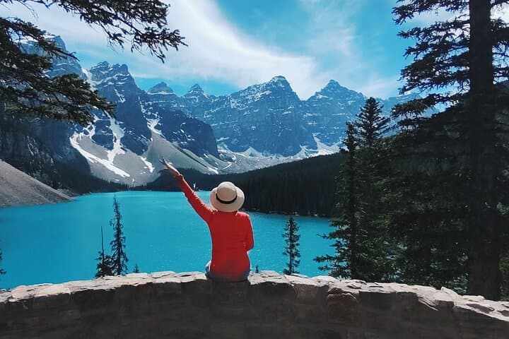Lake Louise, Moraine & Emerald Lake Day Tour from Calgary photo 5