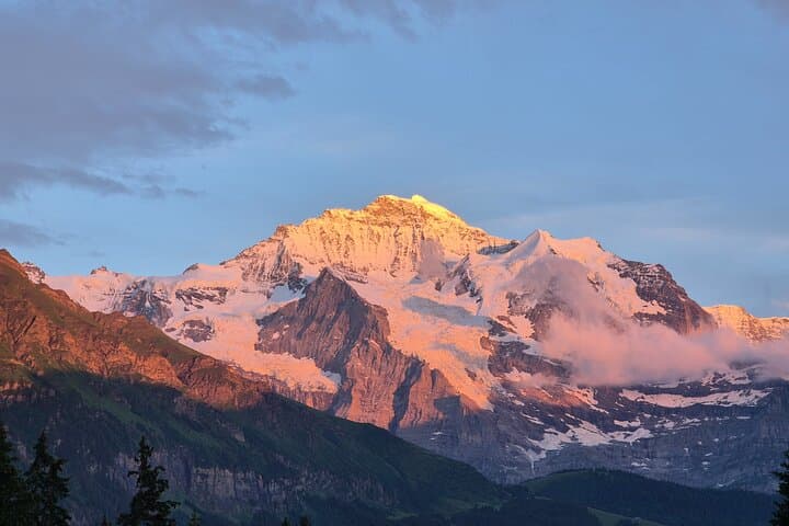 Sunset Hike Above Wengen with Alpine Cheese Fondue