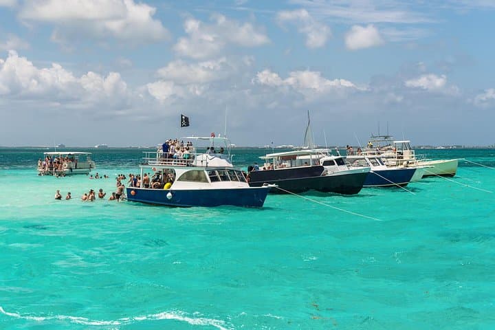 Private Stingray City Tour & Coral Gardens Snorkel from George Town photo 2
