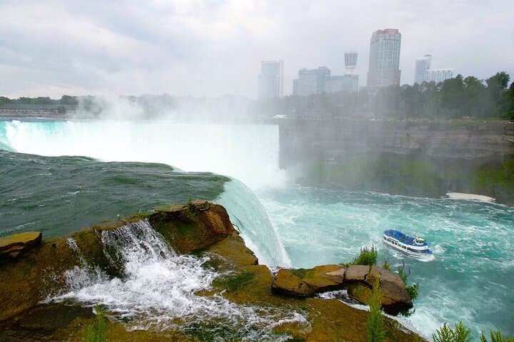 2-Day Niagara Falls & Corning Museum of Glass Tour from New York City photo 3