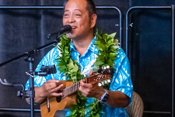Learn Ukulele on Maui: Beginner Lesson at Wonderful World of Aloha